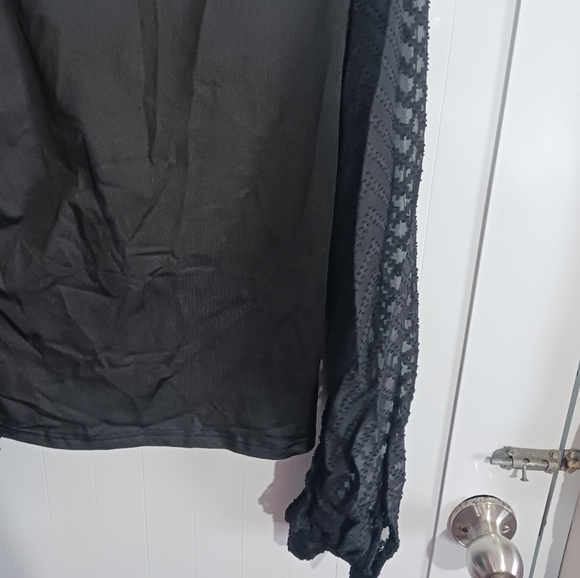 Shein Women black wrap puffer long sleeve top - Picture 5 of 11